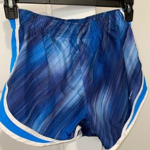 Nike Short Sz: M Color: Variations of Blue
